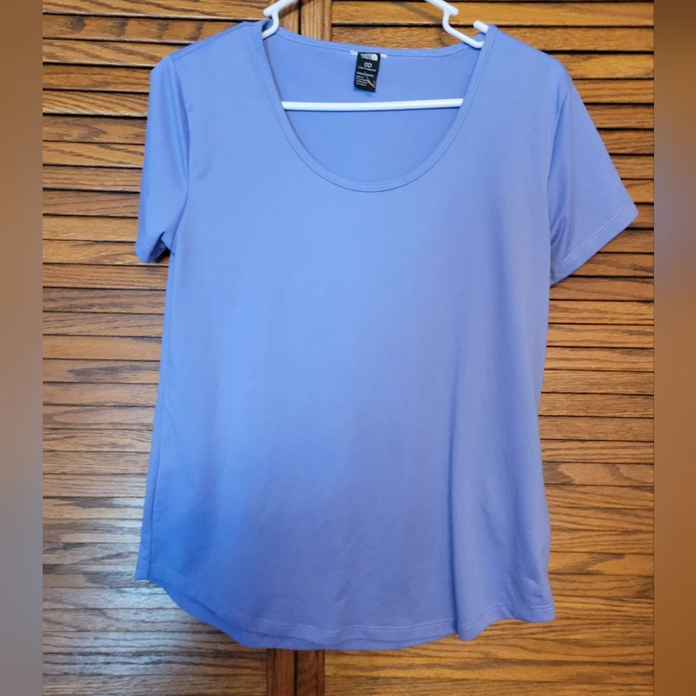 The North Face Women's Lavender T-Shirt Size Small - Picture 1 of 4